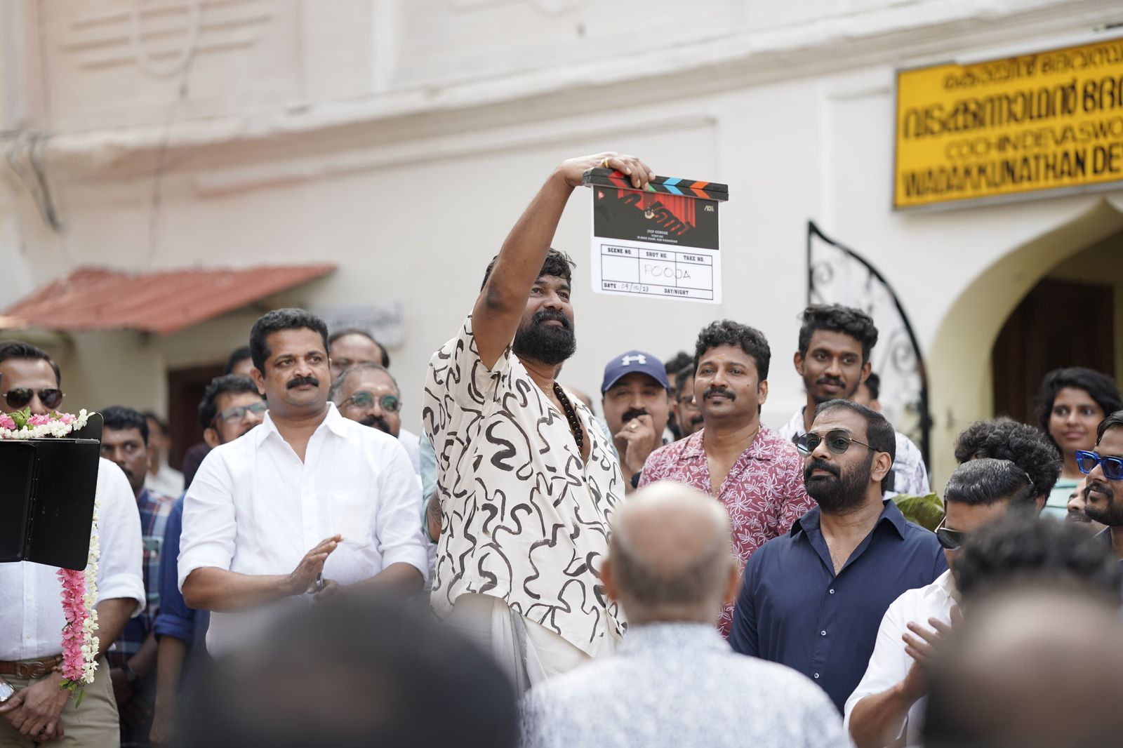 ആദ്യമായി സംവിധായകനാകുന്ന ത്രില്ലിൽ ജോജു
